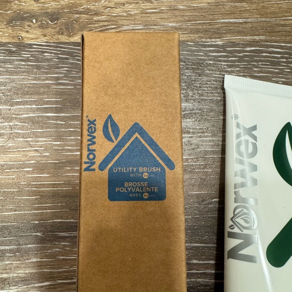 Norwex Other Nwt Norwex All Purpose Cream Cleaner And Utility Brush